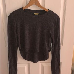 long sleeve cropped shirt